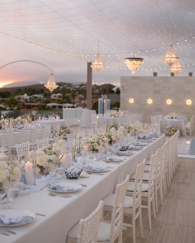 Their reaction says more than we ever could. 🤍
Chandeliers overhead, a monogrammed dance floor beneath them, and the exact look on their faces when they realized it was all real.
This is why we do what we do. 🤍
Planning  @lookatmebridesco with Mariana @mar.2027
Design @lookatmebridesco with Michelle @michgrsv
Venue @garzablancaloscabos
Photo @mtphotoco
Production @ambientic_ @blushnroses.cabo @madebycraftery
B&G
@jess_cabb
@rj_prince
#LookAtMeBrides #CaboWedding #WeddingDesign